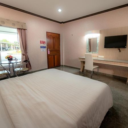 Martina Hotel Szurin Kültér fotó