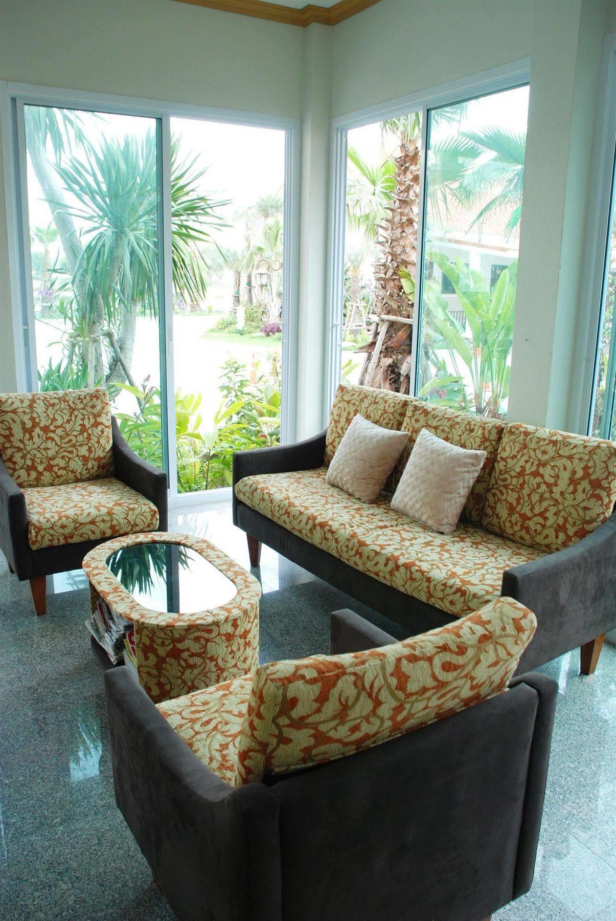 Martina Hotel Szurin Kültér fotó