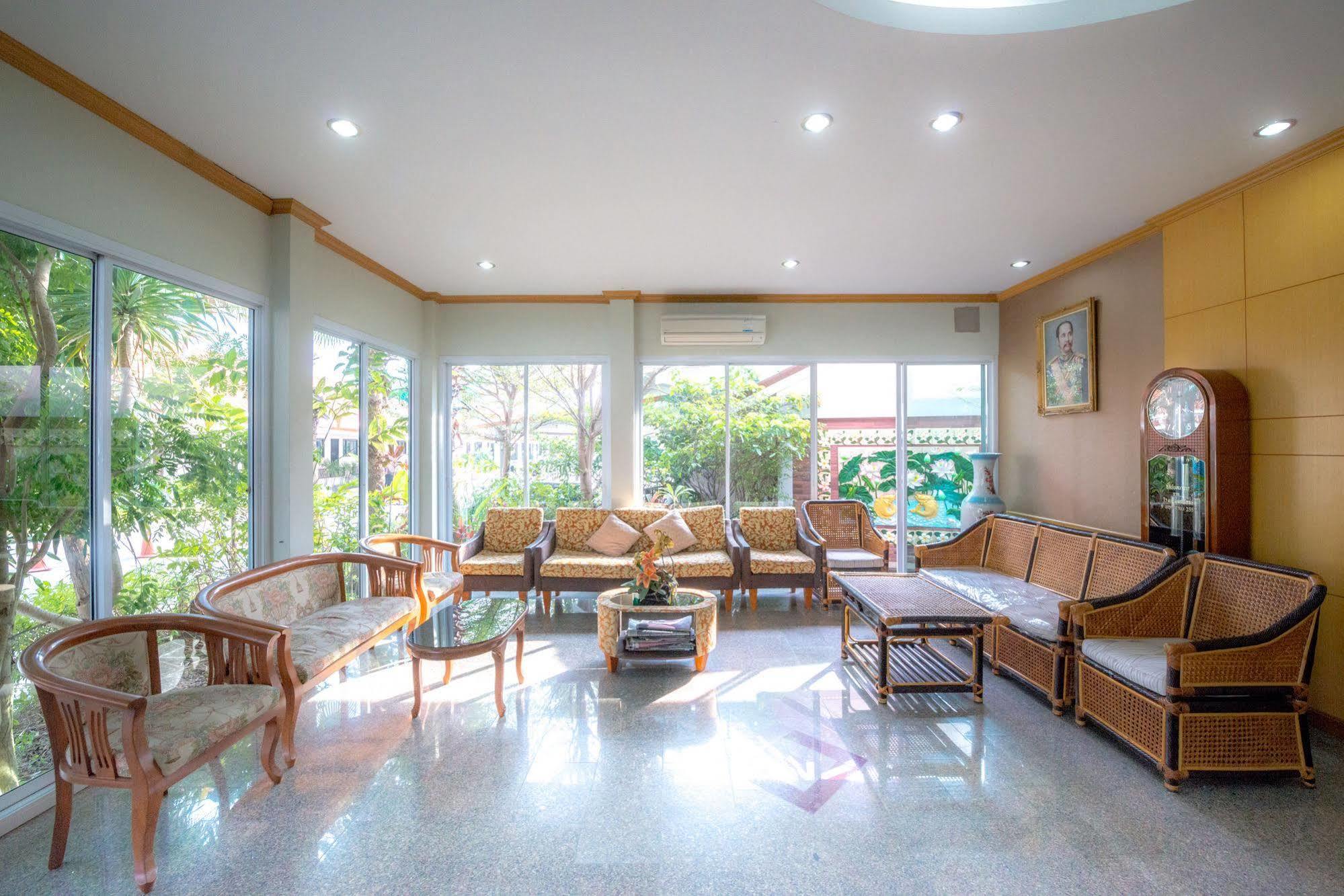 Martina Hotel Szurin Kültér fotó